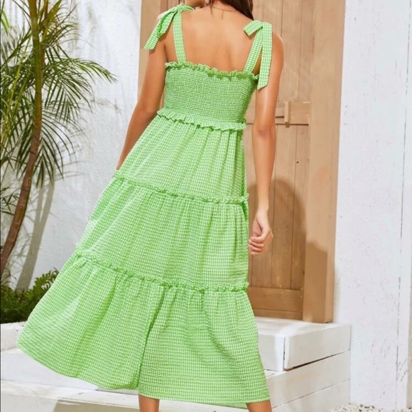 Green & white sleeveless dress - Picture 2 of 8